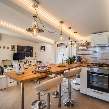 Caruso Private Heated Pool & Sea View *