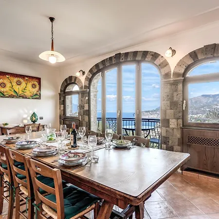 Caruso Private Heated Pool & Sea View Villa Sorrento