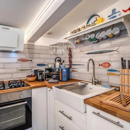 Caruso Private Heated Pool & Sea View Villa *