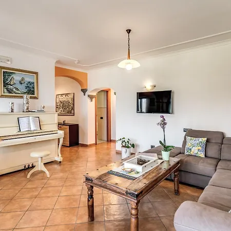 Caruso Private Heated Pool & Sea View *