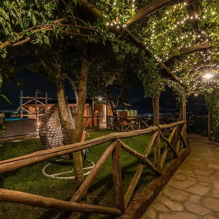 Caruso Private Heated Pool & Sea View فيلة