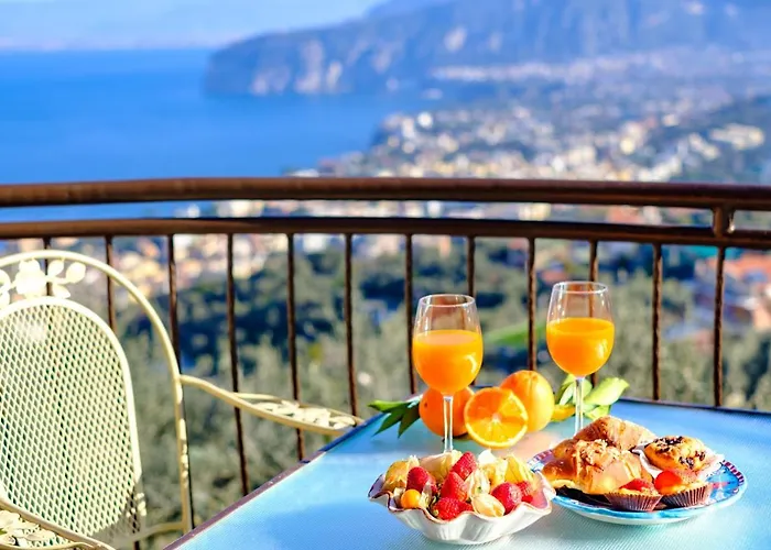 Caruso Private Heated Pool & Sea View ソレント