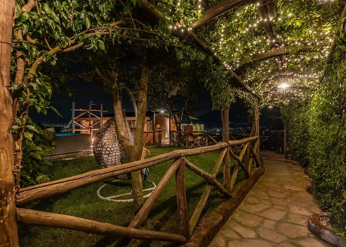 Caruso Private Heated Pool & Sea View فيلة