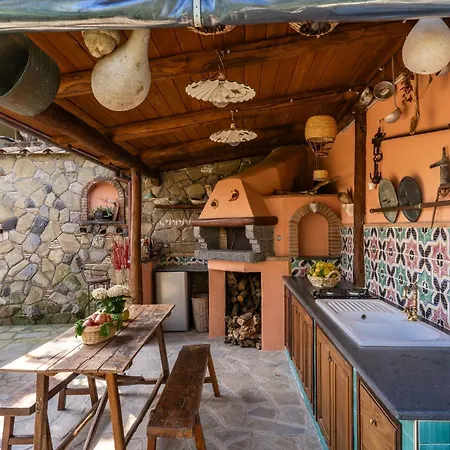 Caruso Private Heated Pool & Sea View